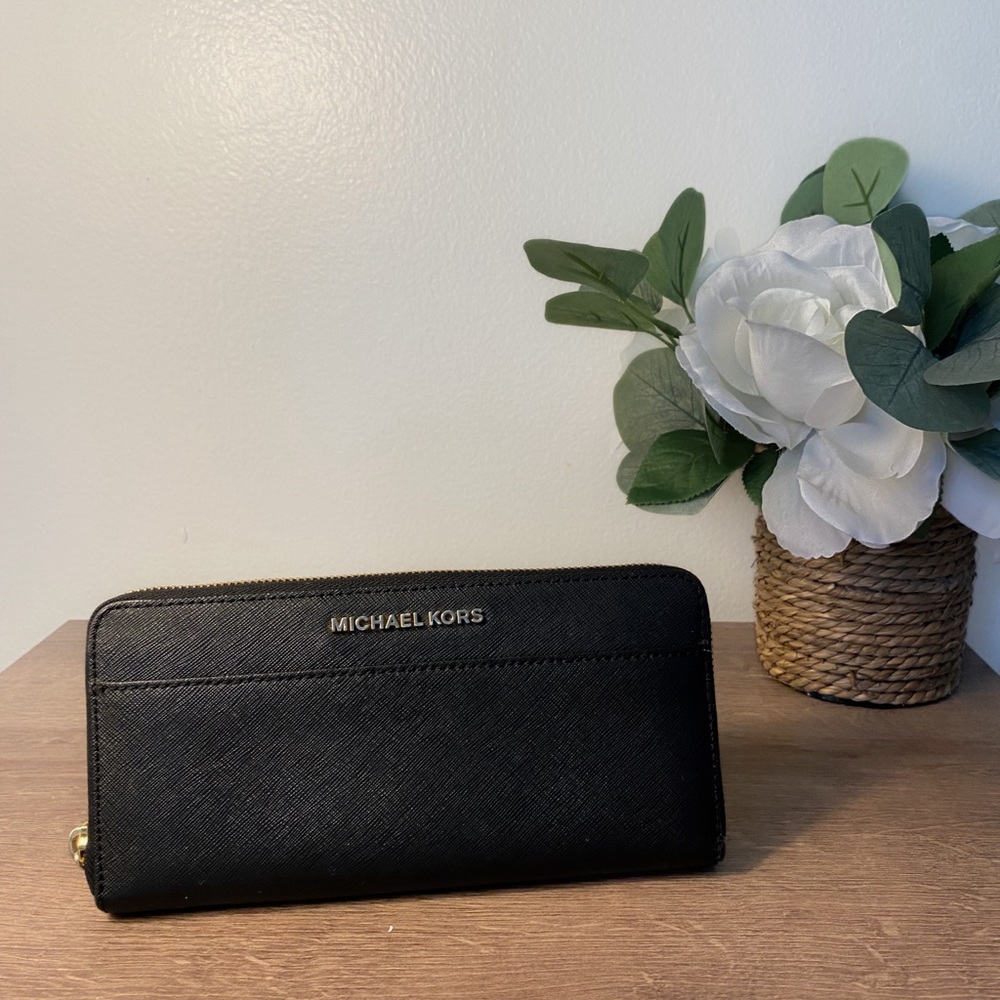 Authentic Michael Kors Wallet